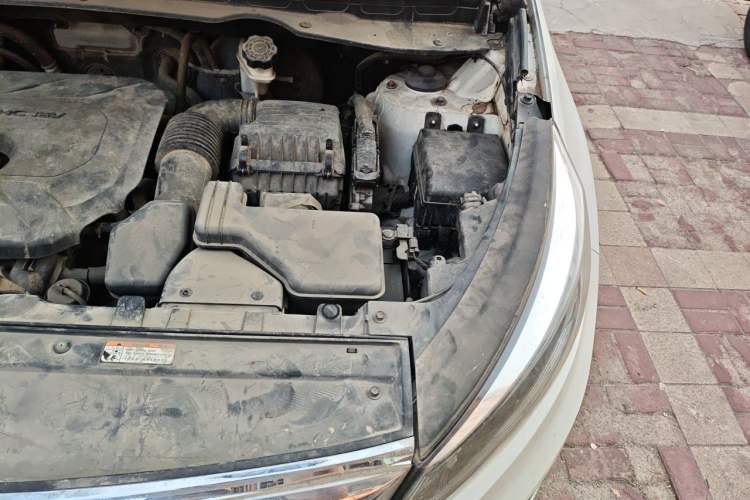 Used Kia Sportage R 2016 2.0L Automatic Two-Wheel Drive DLX Engine Bay Left