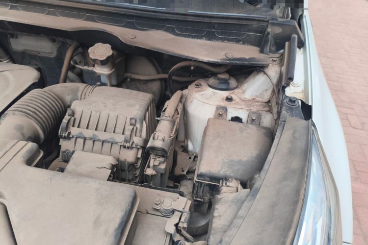 Used Kia Sportage R 2016 2.0L Manual Two-Wheel Drive GL Trim Engine Bay Left