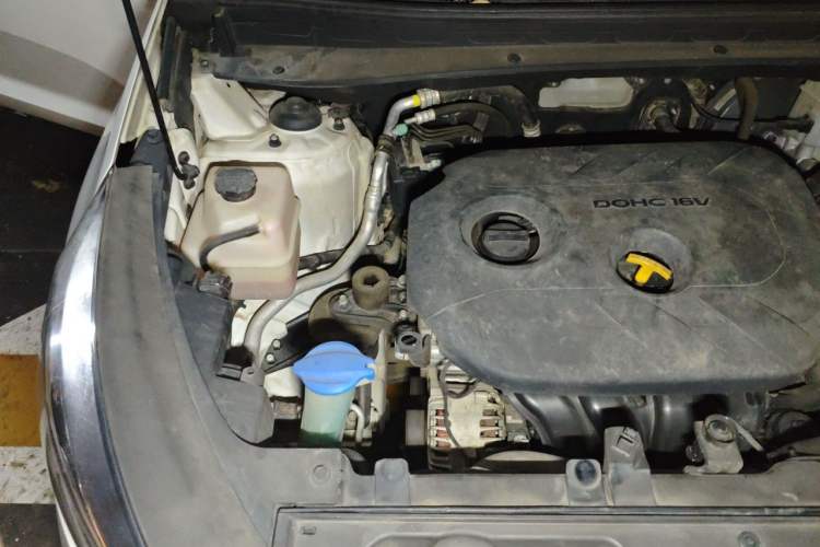 Used Kia Sportage R 2016 2.0L Automatic Two-Wheel Drive GLS Trim Engine Bay Right