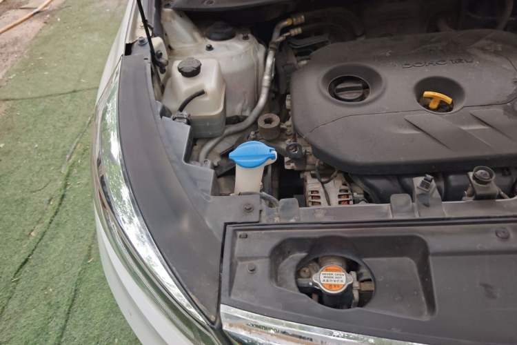 Used Kia Sportage R 2016 2.0L Automatic Two-Wheel Drive GLS Trim Engine Bay Right