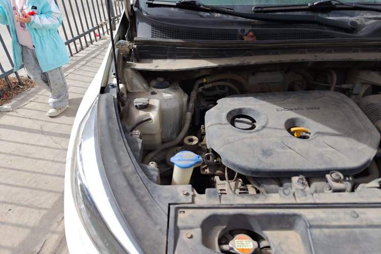 Used Kia Sportage R 2016 2.0L Automatic Two-Wheel Drive GLS Trim Engine Bay Right