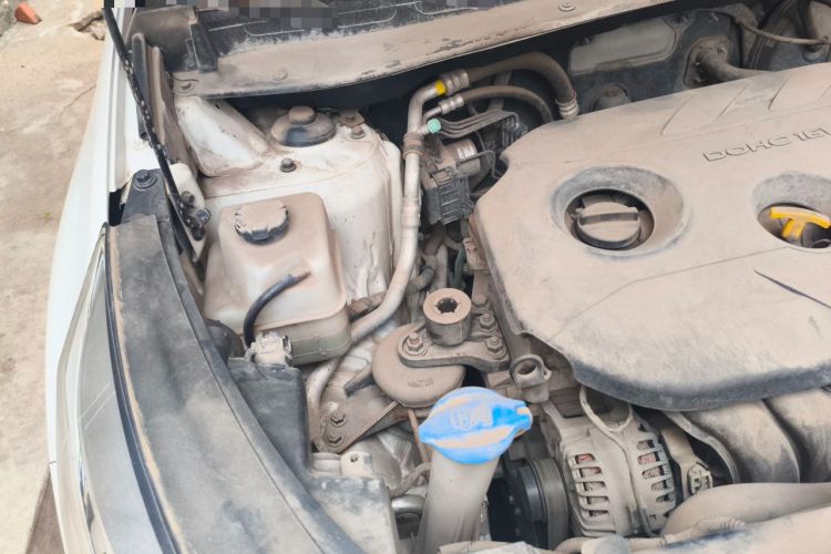 Used Kia Sportage R 2016 2.0L Manual Two-Wheel Drive GL Trim Engine Bay Right