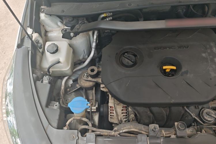 Used Kia Sportage R 2016 2.0L Manual Two-Wheel Drive GL Trim Engine Bay Right