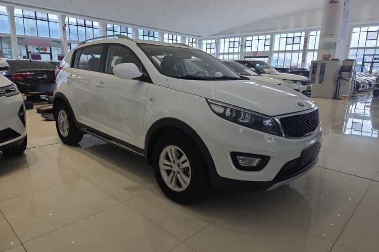 Used Kia Sportage R 2016 2.0L Manual Two-Wheel Drive GL Trim Exterior 2