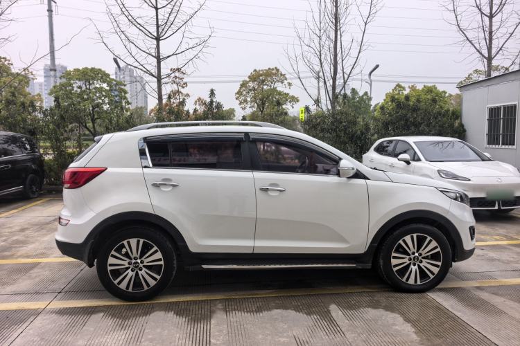 Used Kia Sportage R 2016 2.0L Automatic Two-Wheel Drive DLX Exterior 3