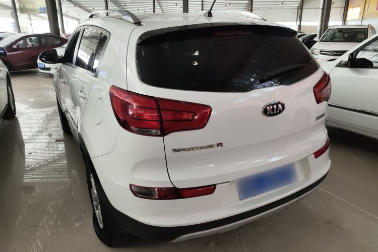 Used Kia Sportage R 2016 2.0L Manual Two-Wheel Drive GL Trim Exterior 3