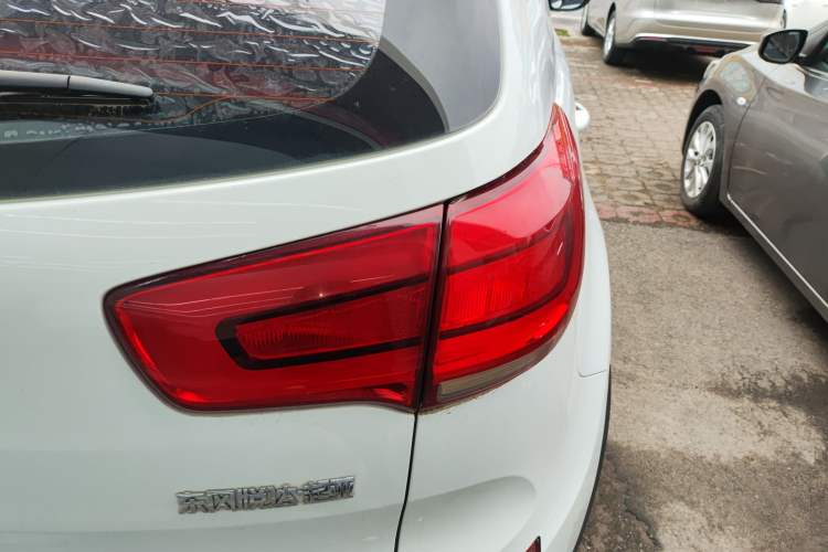 Used Kia Sportage R 2016 2.0L Automatic Two-Wheel Drive GL Exterior 3