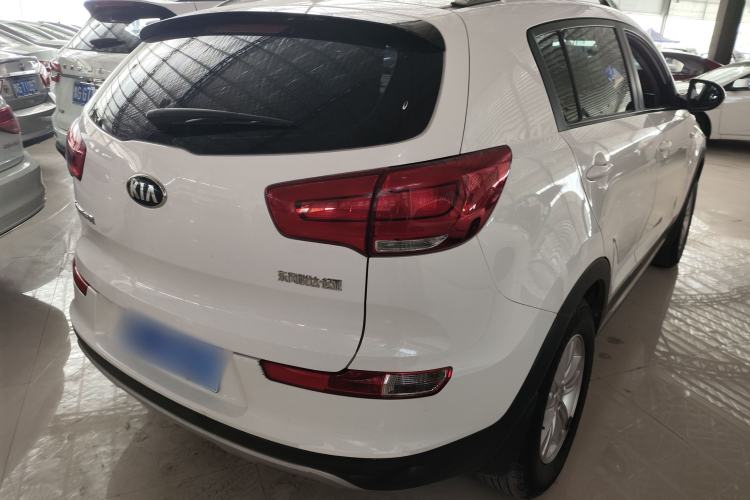 Used Kia Sportage R 2016 2.0L Manual Two-Wheel Drive GL Trim Exterior 5