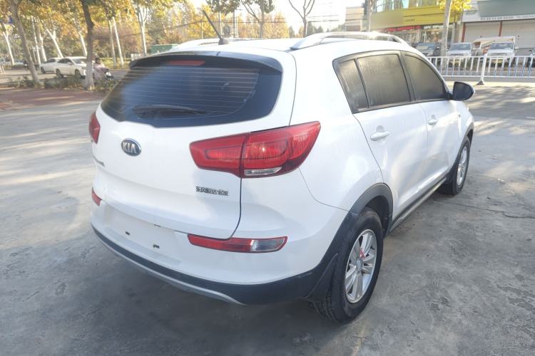 Used Kia Sportage R 2016 2.0L Manual Two-Wheel Drive GL Trim Exterior 5