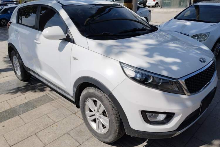 Used Kia Sportage R 2016 2.0L Automatic Two-Wheel Drive GL Front Right 45 Deg