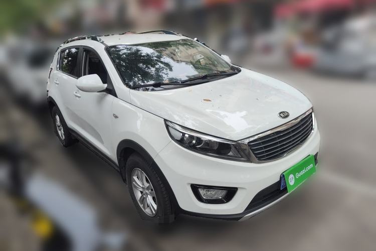 Used Kia Sportage R 2016 2.0L Manual Two-Wheel Drive GL Trim Front Right 45 Deg