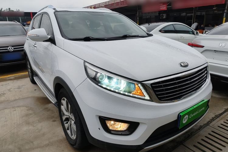 Used Kia Sportage R 2016 2.0L Automatic Two-Wheel Drive GLS Trim Front Right 45 Deg
