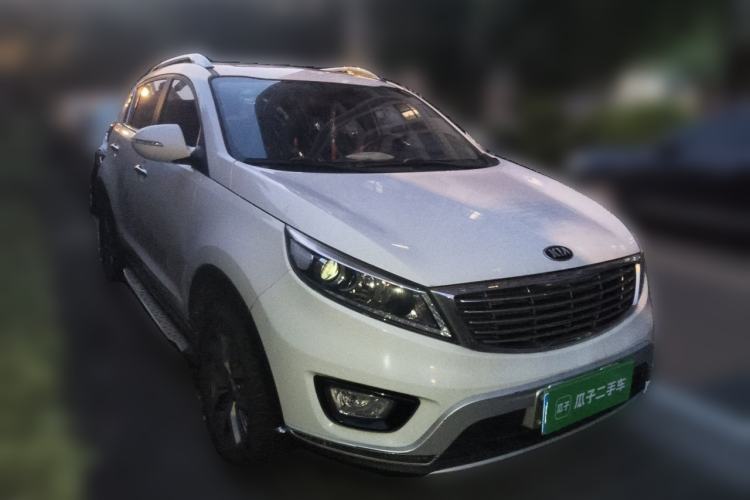 Used Kia Sportage R 2016 2.0L Automatic Two-Wheel Drive GLS Trim Front Right 45 Deg