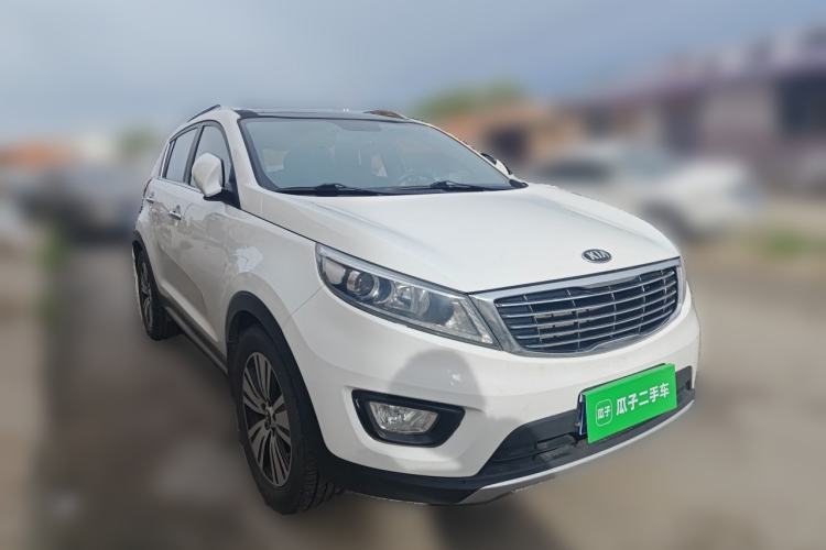 Used Kia Sportage R 2016 2.0L Automatic Two-Wheel Drive DLX Front Right 45 Deg