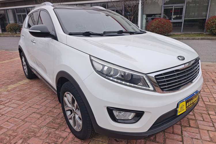 Used Kia Sportage R 2016 2.0L Automatic Two-Wheel Drive GLS Trim Front Right 45 Deg