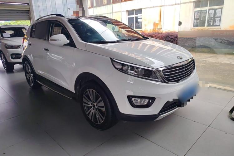 Used Kia Sportage R 2016 2.0L Automatic Two-Wheel Drive DLX Front Right 45 Deg