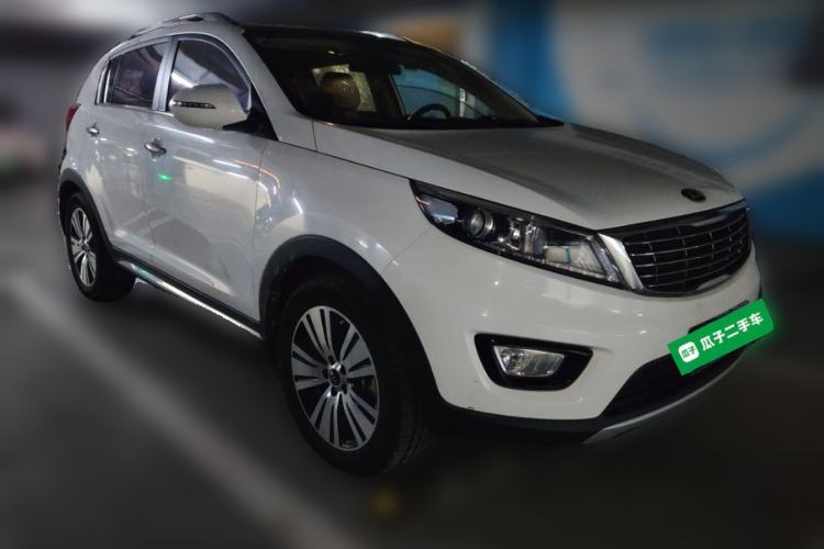 Used Kia Sportage R 2016 2.0L Automatic Two-Wheel Drive DLX Front Right 45 Deg