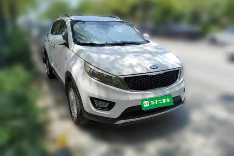 Used Kia Sportage R 2016 2.0L Manual Two-Wheel Drive GL Trim Front Right 45 Deg