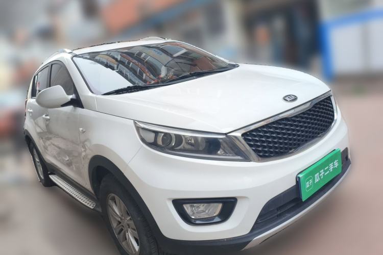 Used Kia Sportage R 2016 2.0L Manual Two-Wheel Drive GL Trim Front Right 45 Deg