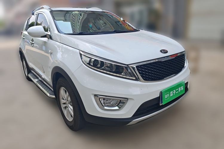 Used Kia Sportage R 2016 2.0L Manual Two-Wheel Drive GL Trim Front Right 45 Deg
