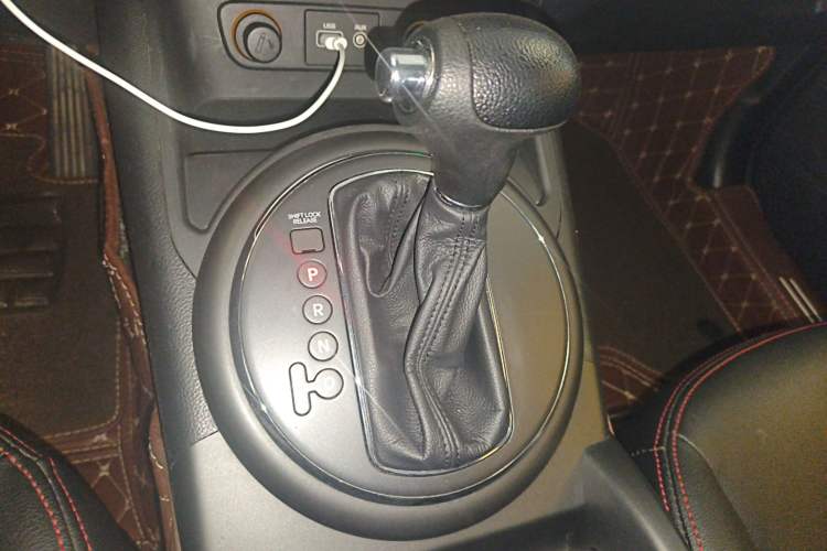 Used Kia Sportage R 2016 2.0L Automatic Two-Wheel Drive GL Gear Lever
