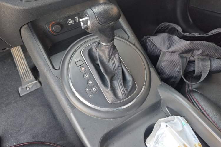 Used Kia Sportage R 2016 2.0L Automatic Two-Wheel Drive GL Gear Lever