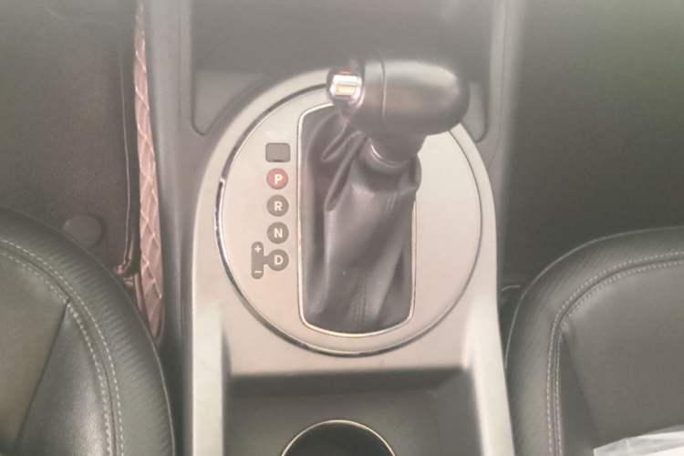 Used Kia Sportage R 2016 2.0L Automatic Two-Wheel Drive GLS Trim Gear Lever