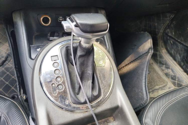 Used Kia Sportage R 2016 2.0L Automatic Two-Wheel Drive Premium Edition Gear Lever