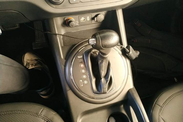 Used Kia Sportage R 2016 2.0L Automatic Two-Wheel Drive GL Gear Lever