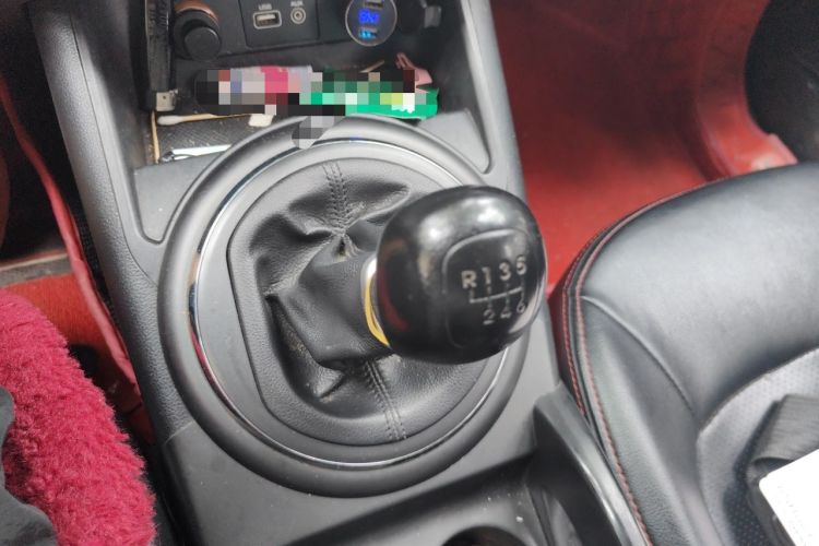 Used Kia Sportage R 2016 2.0L Manual Two-Wheel Drive GL Trim Gear Lever