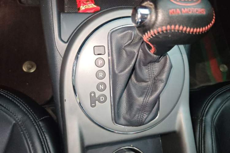 Used Kia Sportage R 2016 2.0L Automatic Two-Wheel Drive GLS Trim Gear Lever