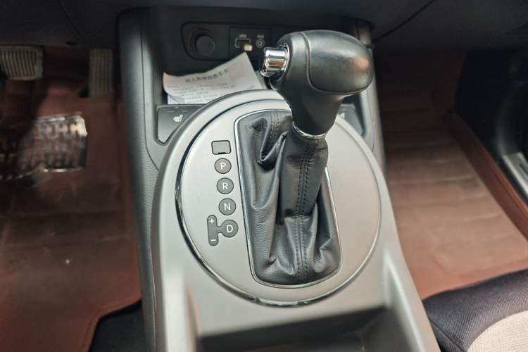 Used Kia Sportage R 2016 2.0L Automatic Two-Wheel Drive DLX Gear Lever