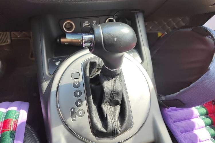 Used Kia Sportage R 2016 2.0L Automatic Two-Wheel Drive DLX Gear Lever