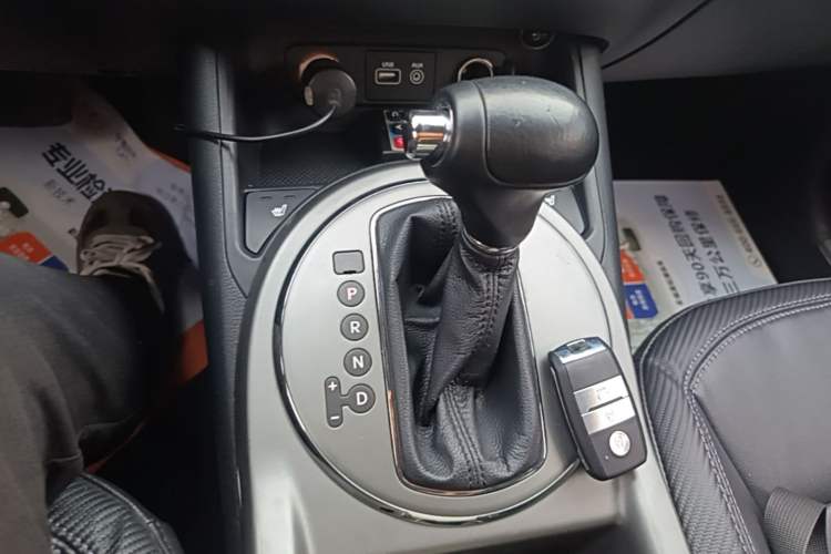 Used Kia Sportage R 2016 2.0L Automatic Two-Wheel Drive DLX Gear Lever