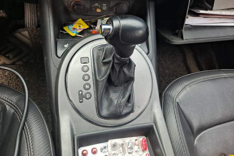Used Kia Sportage R 2016 2.0L Automatic Two-Wheel Drive DLX Gear Lever