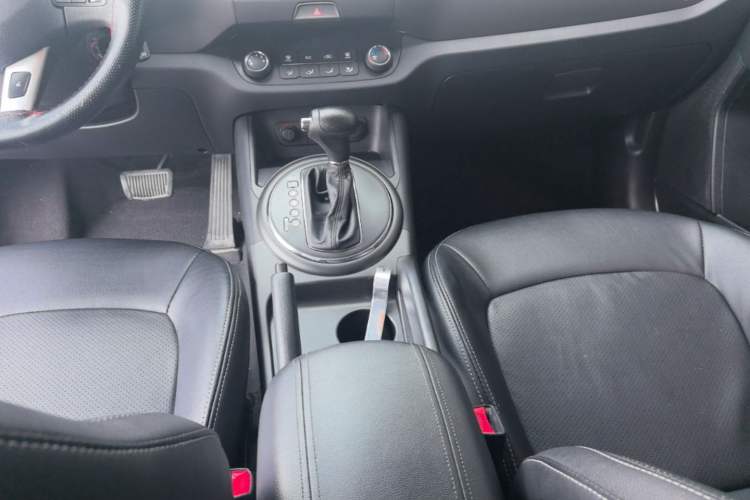 Used Kia Sportage R 2016 2.0L Automatic Two-Wheel Drive GL Gear Lever