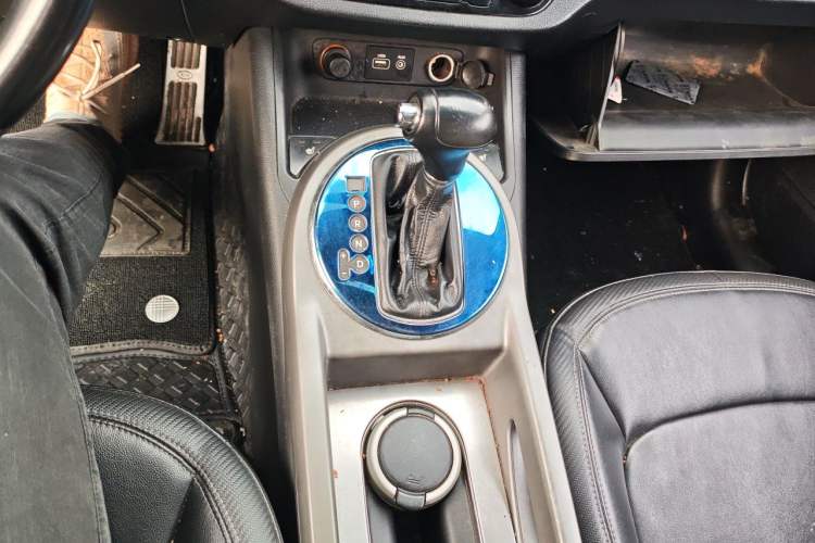 Used Kia Sportage R 2016 2.0L Automatic Two-Wheel Drive DLX Gear Lever