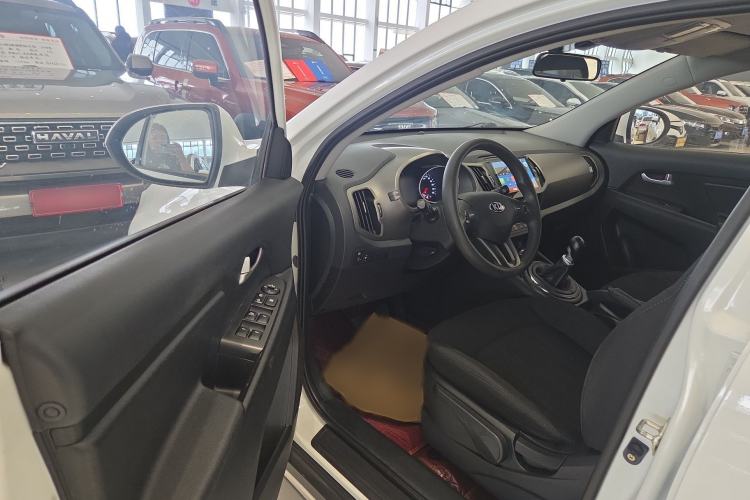 Used Kia Sportage R 2016 2.0L Manual Two-Wheel Drive GL Trim Interior 1