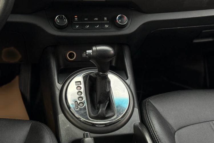 Used Kia Sportage R 2016 2.0L Automatic Two-Wheel Drive GL Interior 12
