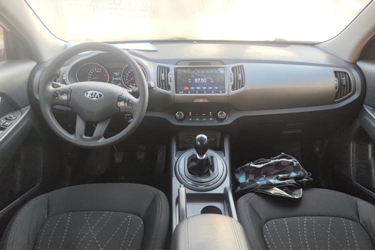 Used Kia Sportage R 2016 2.0L Manual Two-Wheel Drive GL Trim Interior 2