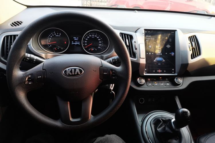 Used Kia Sportage R 2016 2.0L Manual Two-Wheel Drive GL Trim Interior 3