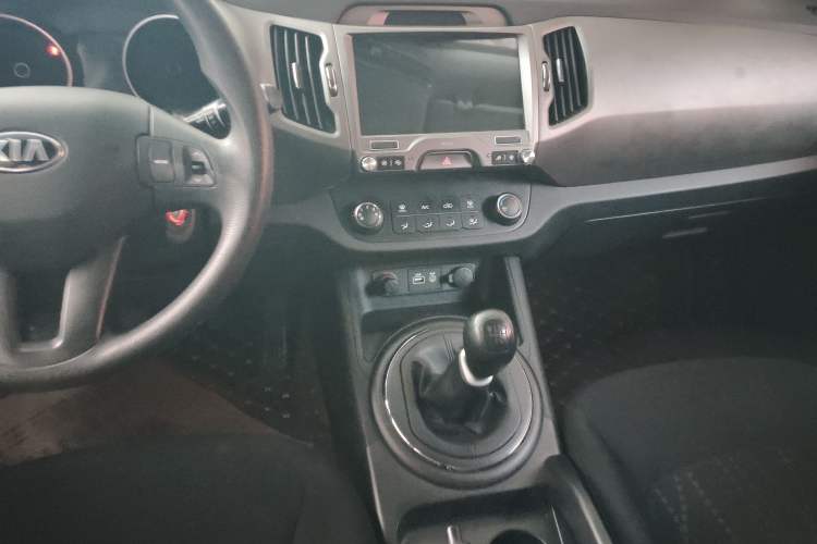 Used Kia Sportage R 2016 2.0L Manual Two-Wheel Drive GL Trim Interior 3
