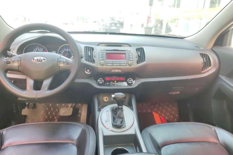 Used Kia Sportage R 2016 2.0L Automatic Two-Wheel Drive DLX Interior 3