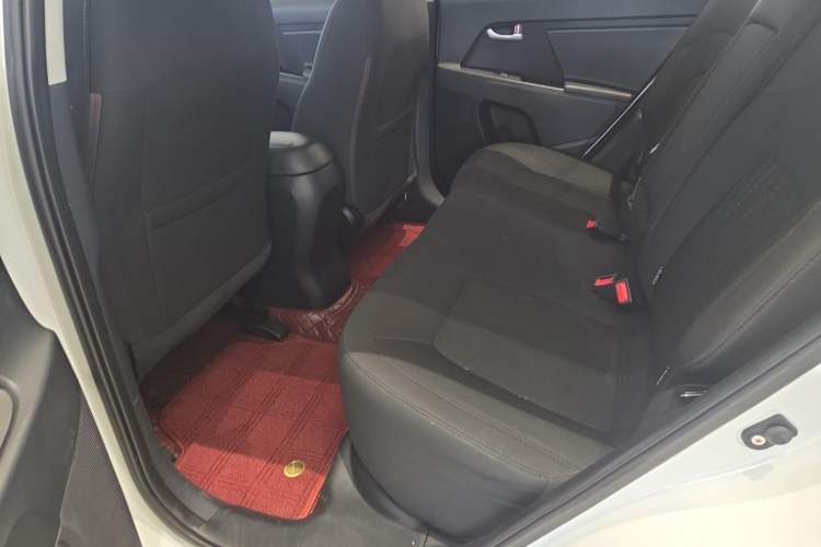 Used Kia Sportage R 2016 2.0L Manual Two-Wheel Drive GL Trim Interior 3