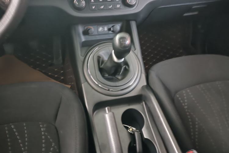 Used Kia Sportage R 2016 2.0L Manual Two-Wheel Drive GL Trim Interior 4
