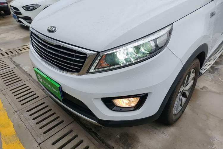 Used Kia Sportage R 2016 2.0L Automatic Two-Wheel Drive GLS Trim Left Front Headlight