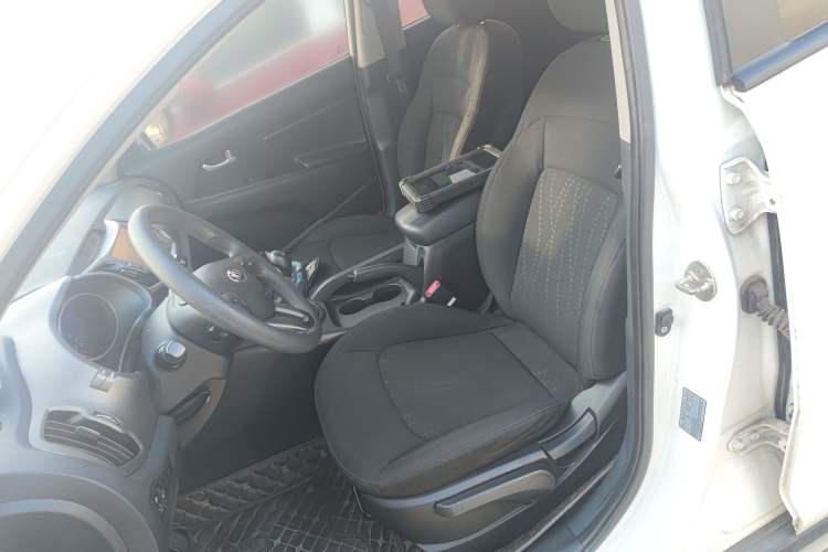 Used Kia Sportage R 2016 2.0L Manual Two-Wheel Drive GL Trim Left Front Seat