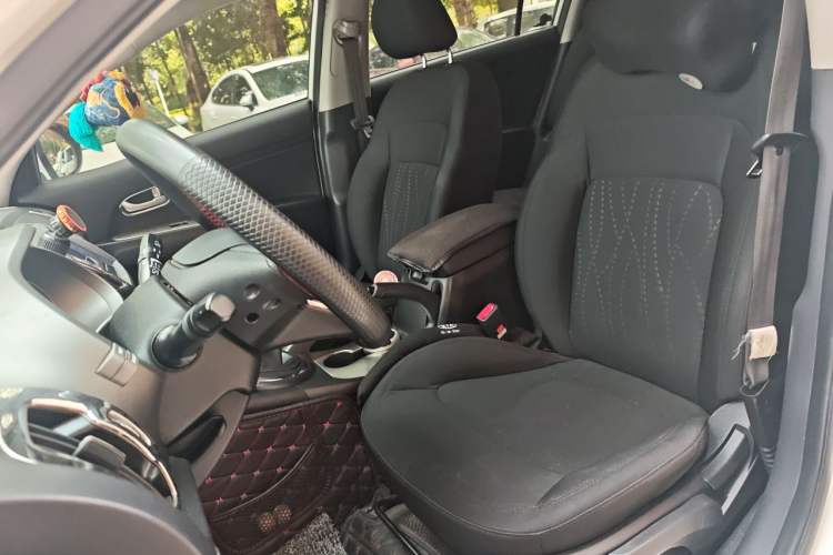 Used Kia Sportage R 2016 2.0L Manual Two-Wheel Drive GL Trim Left Front Seat