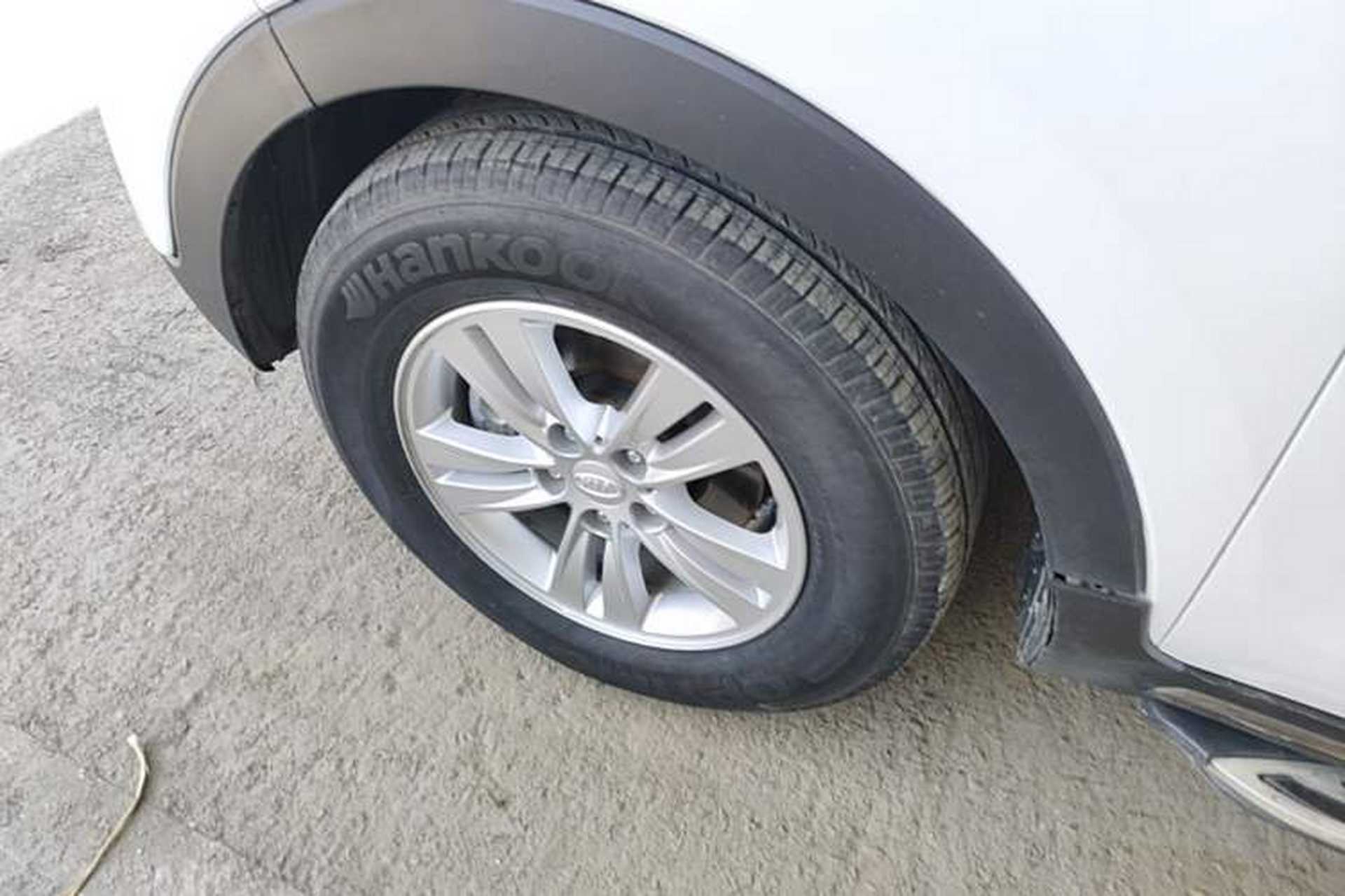 Used Kia Sportage R 2016 2.0L Automatic Two-Wheel Drive GL Left Front Wheel Hub