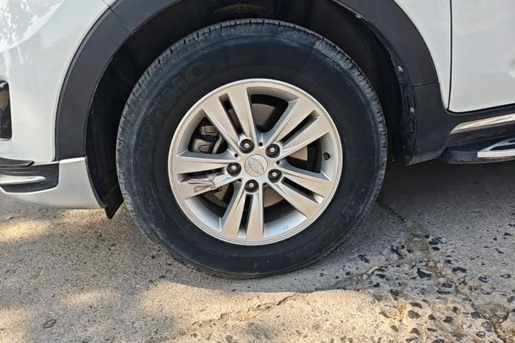Used Kia Sportage R 2016 2.0L Automatic Two-Wheel Drive GL Left Front Wheel Hub